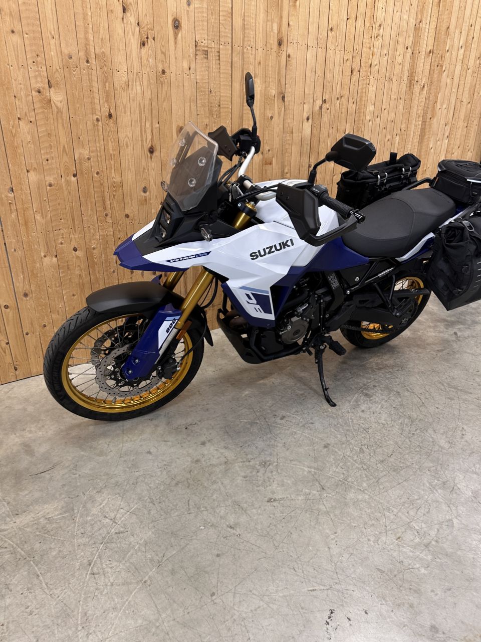 SUZUKI DL V-STROM 800DE 4