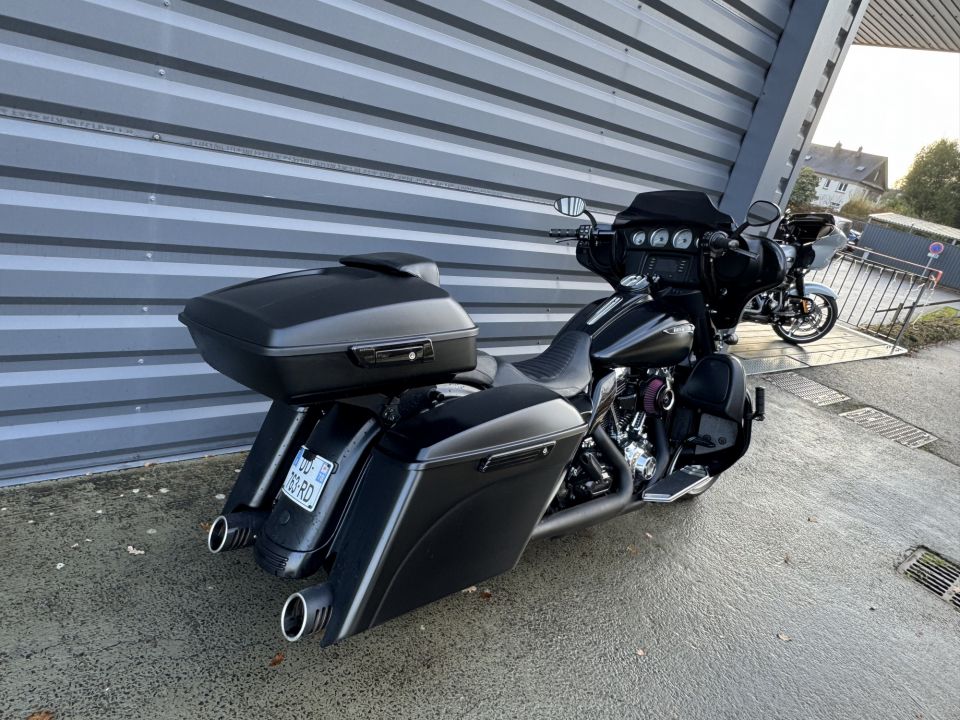 HARLEY-DAVIDSON TOURING STREET GLIDE 1690 BAGGER 4