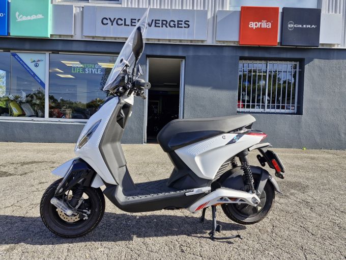 PIAGGIO 1 ACTIVE 4