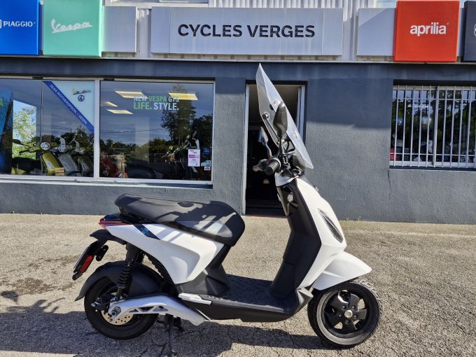PIAGGIO 1 ACTIVE 4