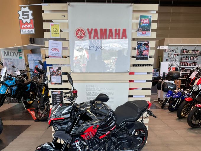 YAMAHA MT-10 4