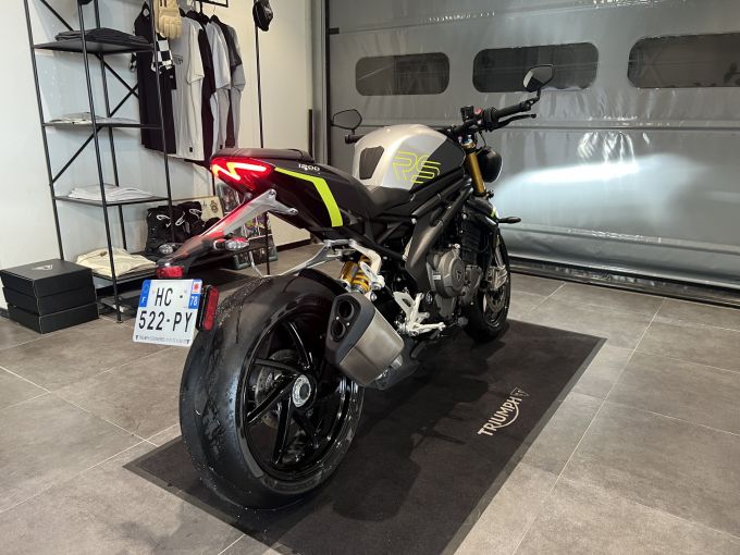 TRIUMPH SPEED TRIPLE 1200 RS 4