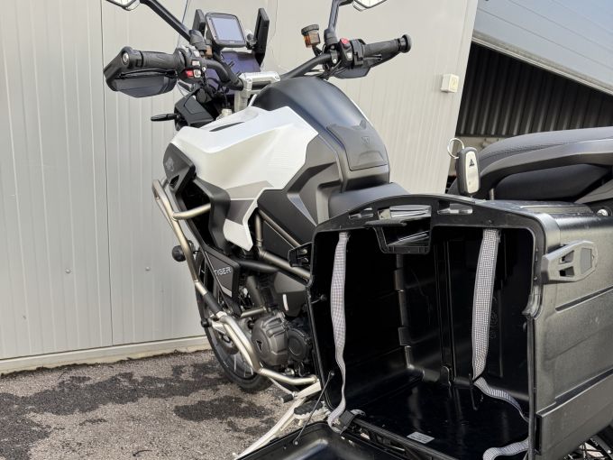 TRIUMPH TIGER 1200 RALLY EXPLORER 4