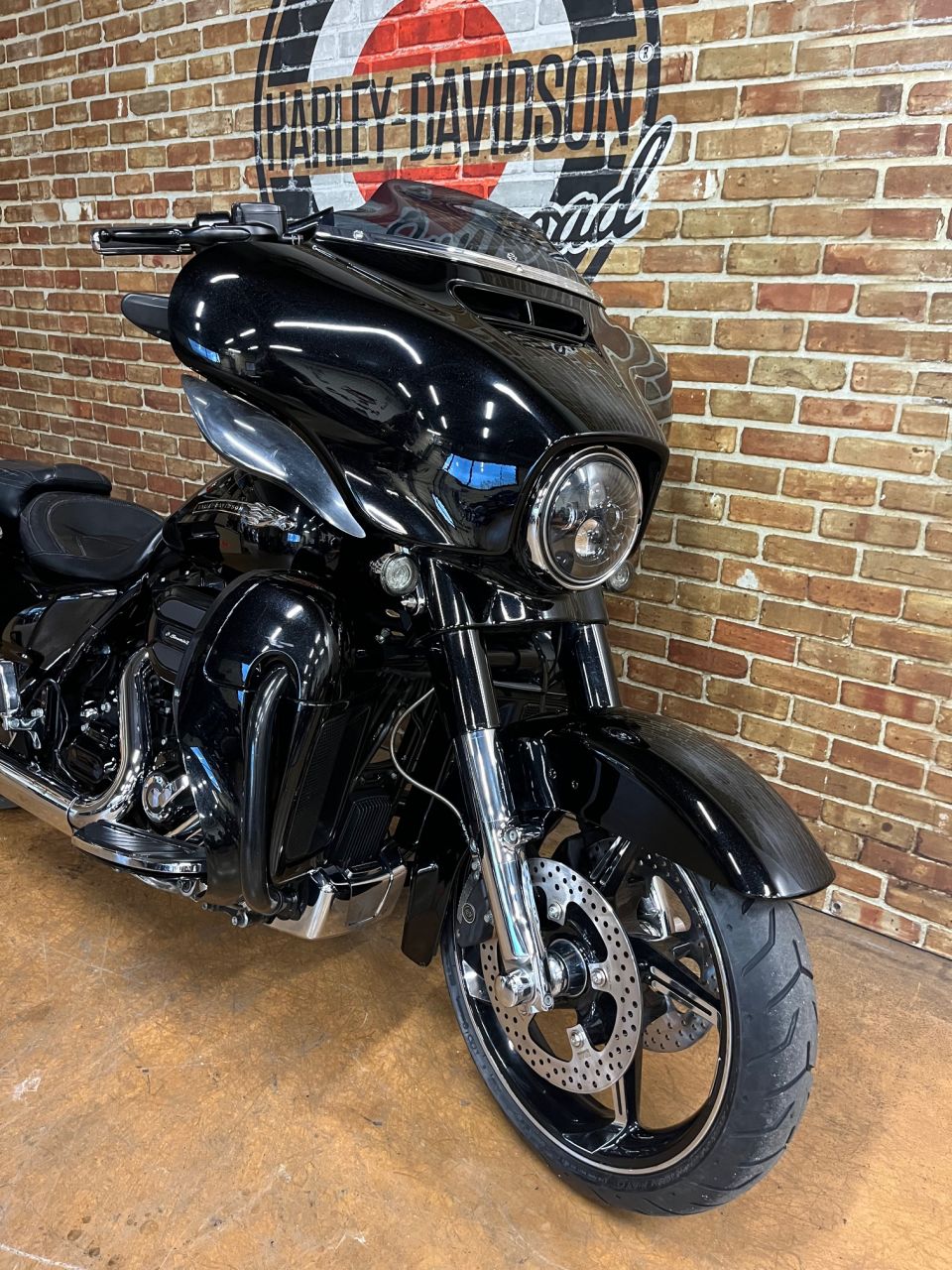 HARLEY-DAVIDSON TOURING STREET GLIDE 1800 CVO 4