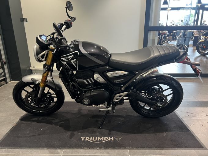 TRIUMPH SPEED 400 4