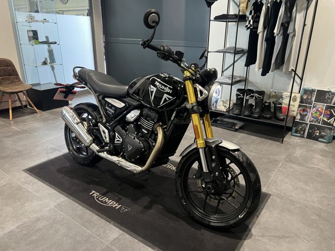 TRIUMPH SPEED 400 4