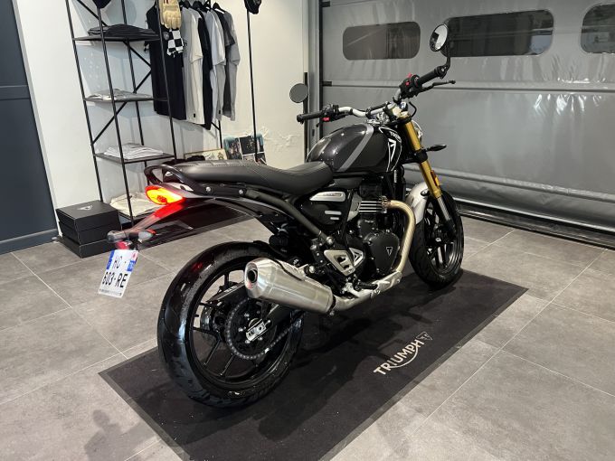 TRIUMPH SPEED 400 4