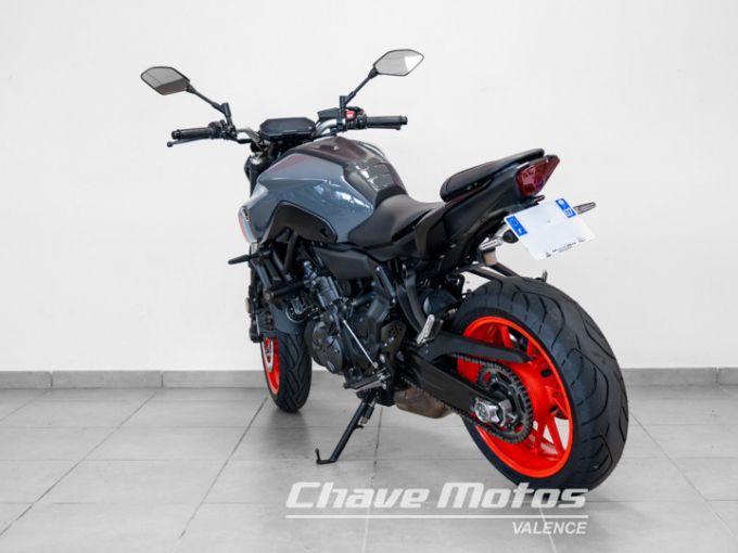 YAMAHA MT-07 4