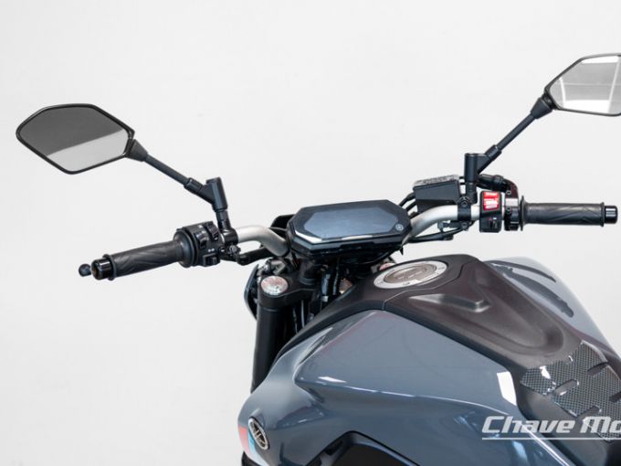 YAMAHA MT-07 4