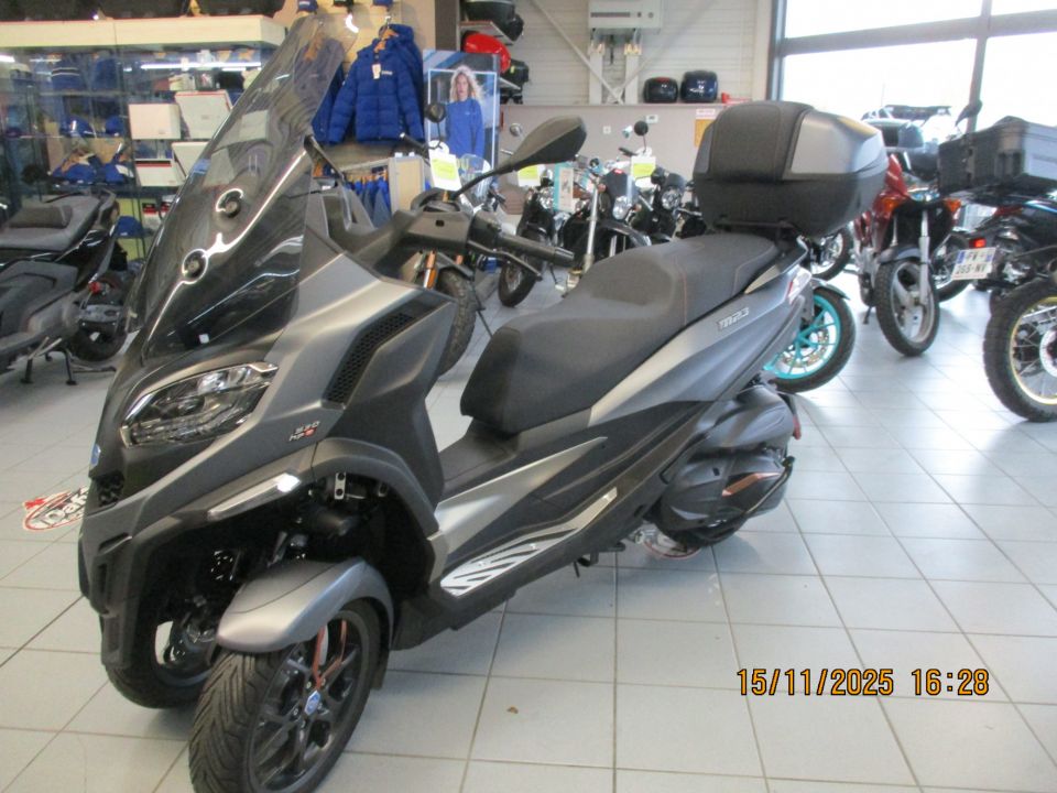 PIAGGIO MP3 530 HPE EXCLUSIVE 4