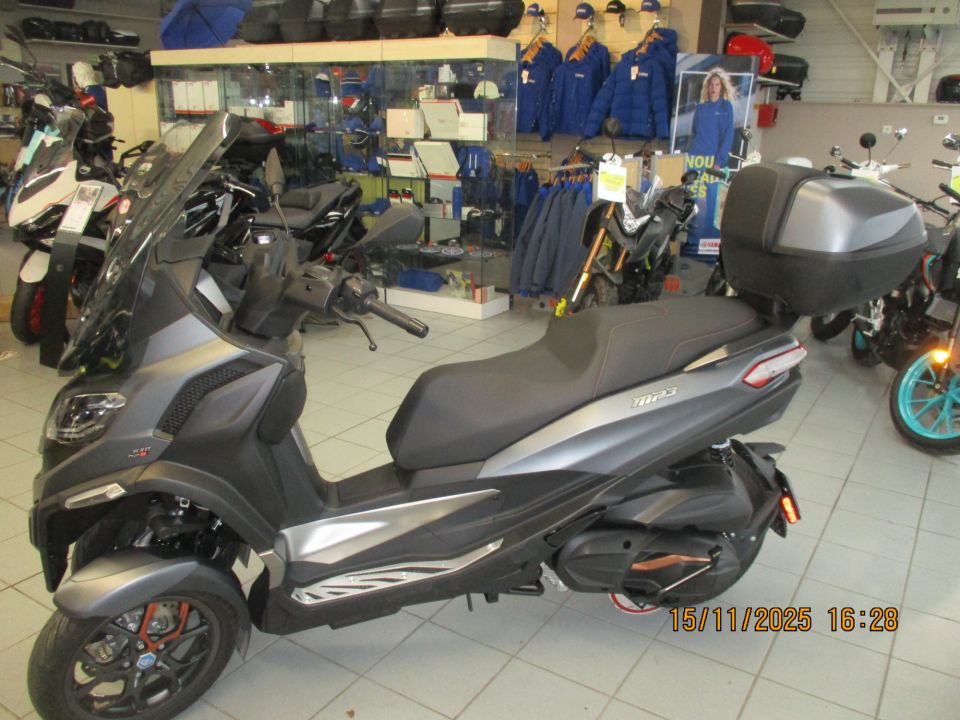 PIAGGIO MP3 530 HPE EXCLUSIVE 4