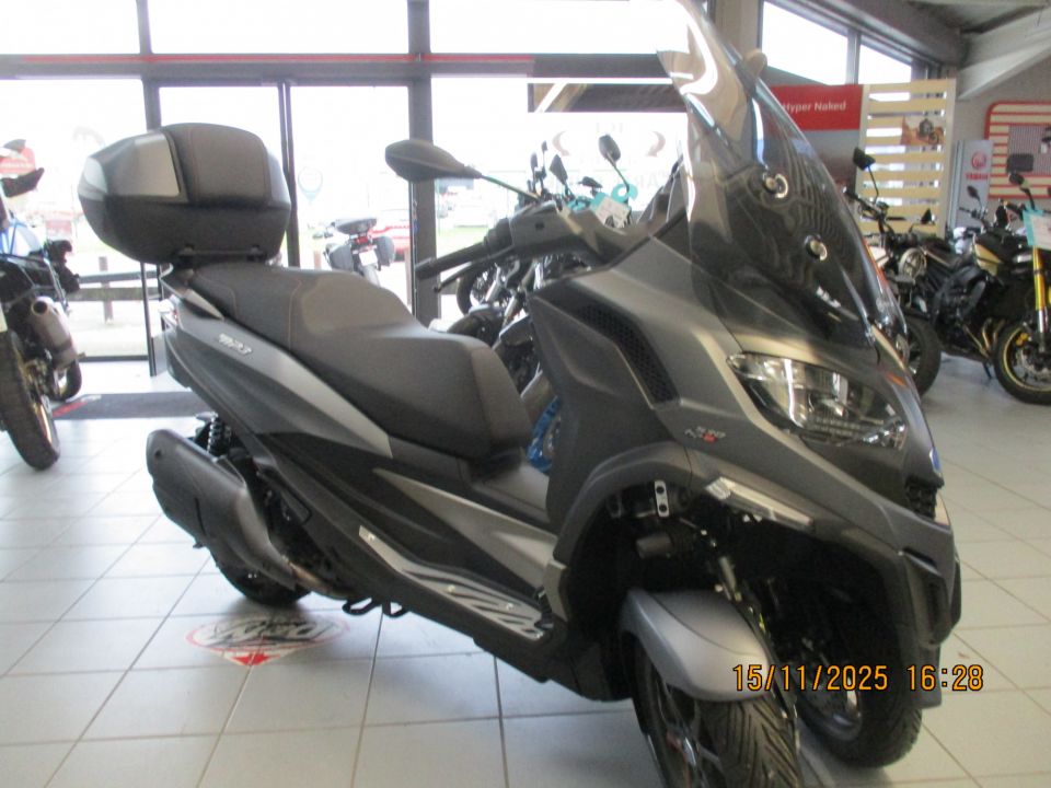 PIAGGIO MP3 530 HPE EXCLUSIVE 4