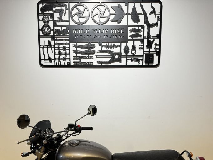 ROYAL ENFIELD INTERCEPTOR 4