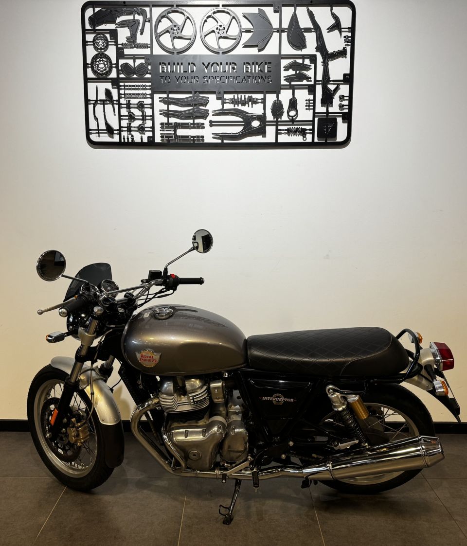 ROYAL ENFIELD INTERCEPTOR 4