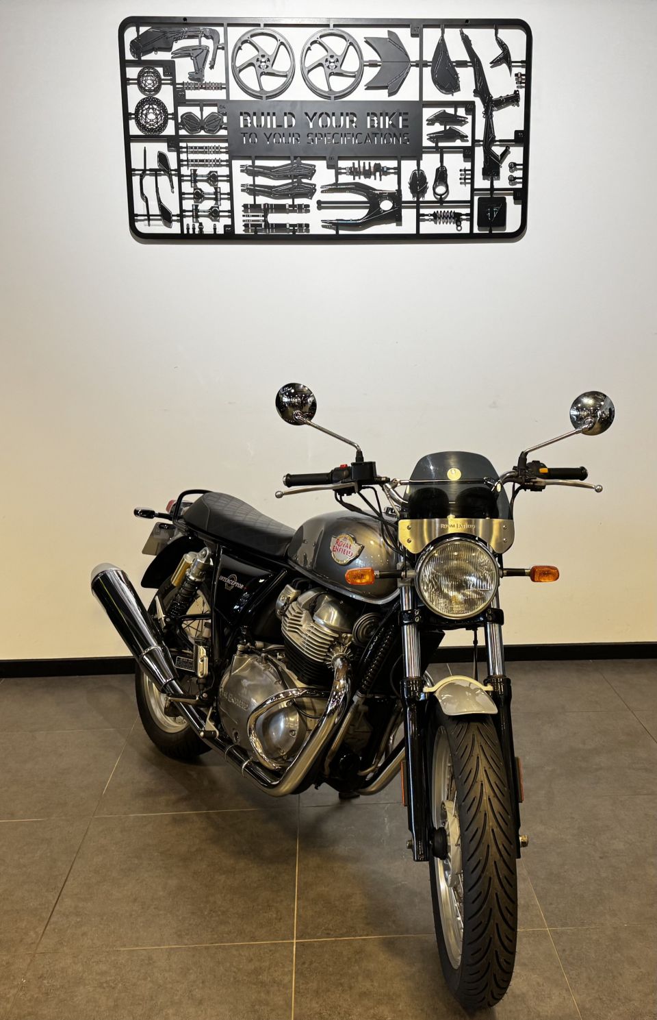 ROYAL ENFIELD INTERCEPTOR 4