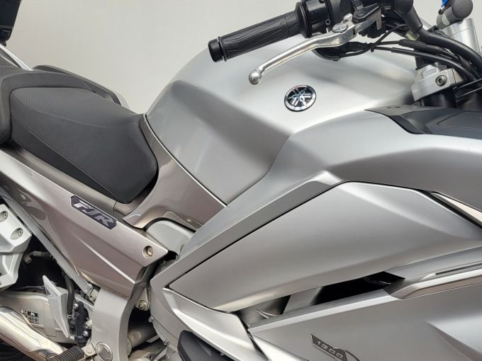 YAMAHA FJR 1300 ABS 4