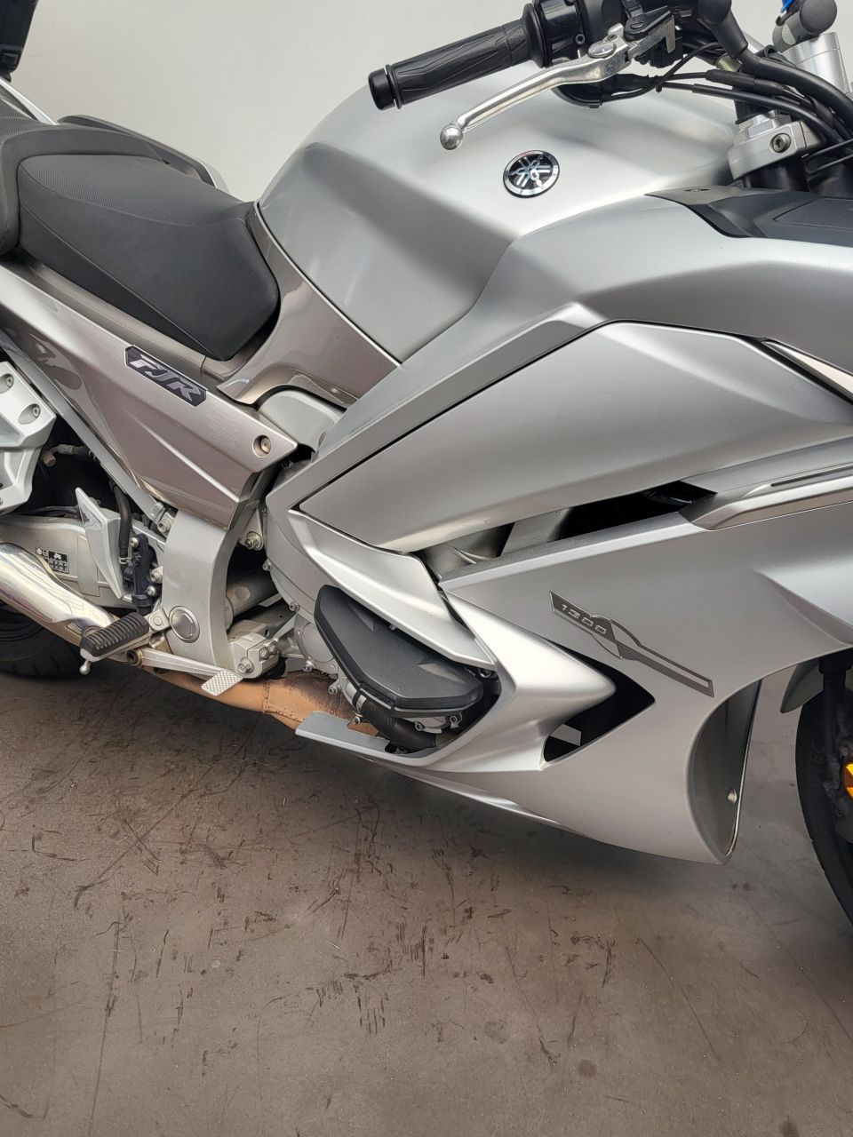YAMAHA FJR 1300 ABS 4