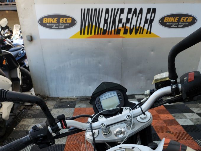 KTM 125 DUKE 4