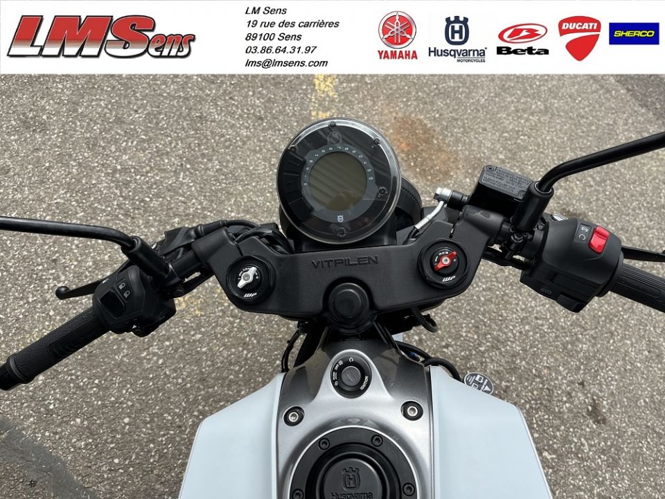 HUSQVARNA VITPILEN 401 4