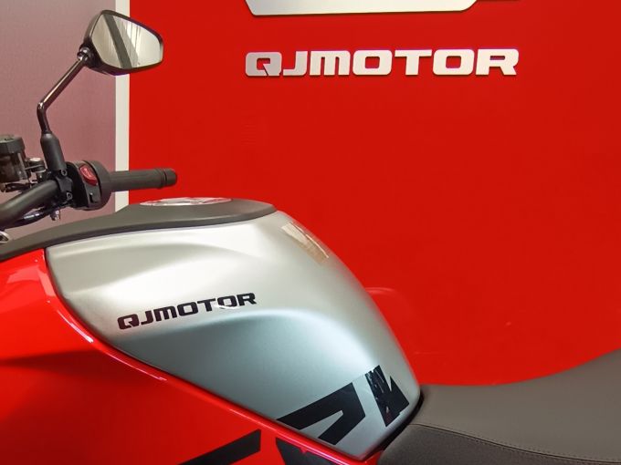 QJ MOTOR SRK800 R 4