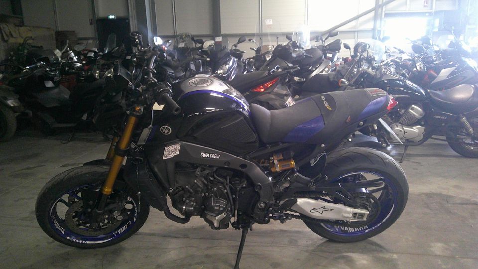 YAMAHA MT-09 SP 4