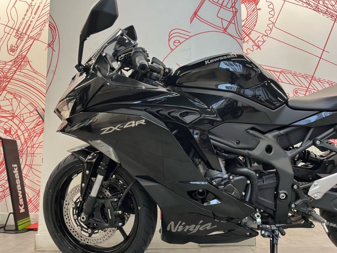 KAWASAKI Ninja ZX-4R 4