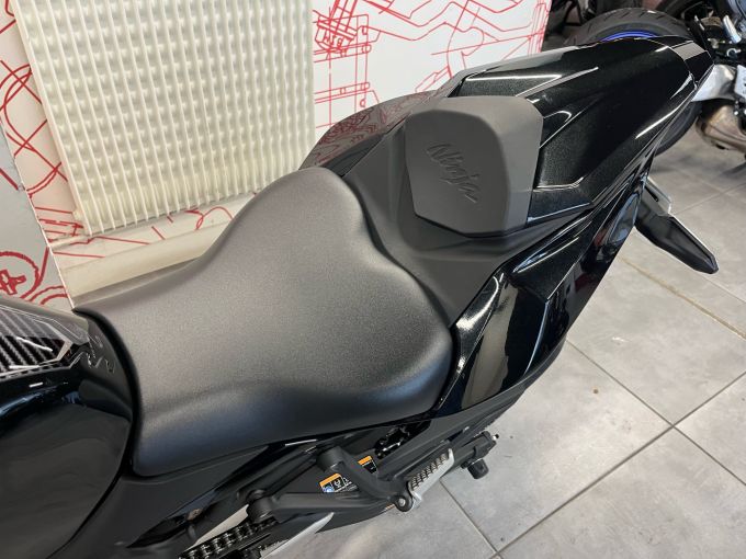 KAWASAKI Ninja ZX-4R 4