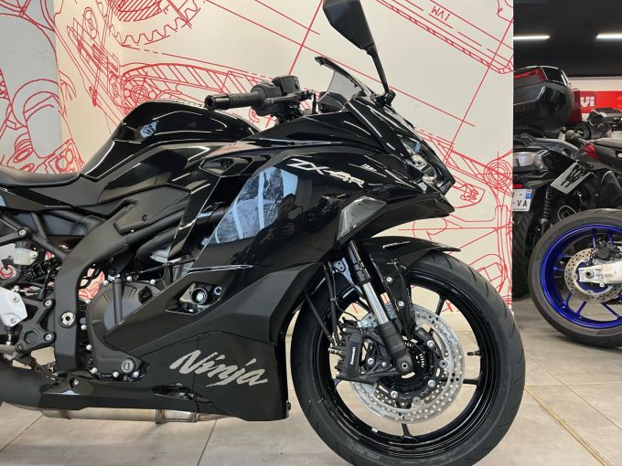 KAWASAKI Ninja ZX-4R 4