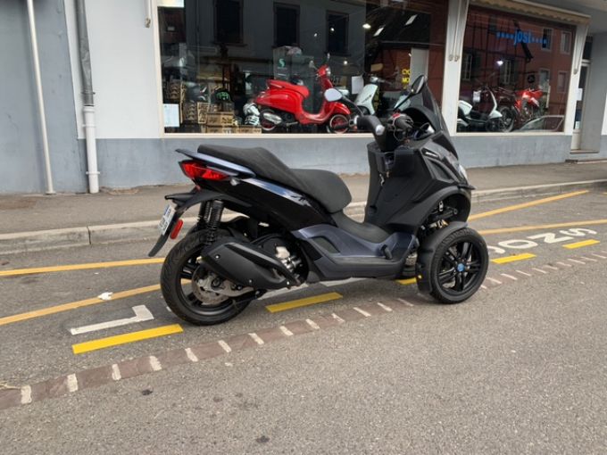 PIAGGIO MP3 300 HPE ABS ASR 4