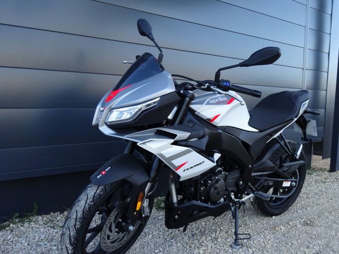 APRILIA TUONO 125 ABS 4