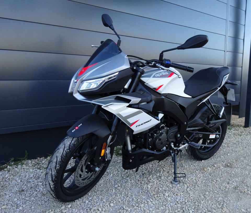 APRILIA TUONO 125 ABS 4