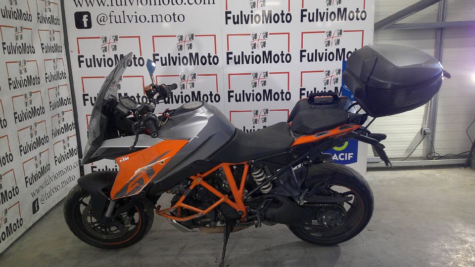 KTM 1290 SUPER DUKE GT 4