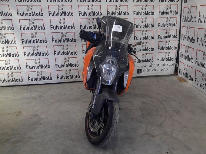 KTM 1290 SUPER DUKE GT 4