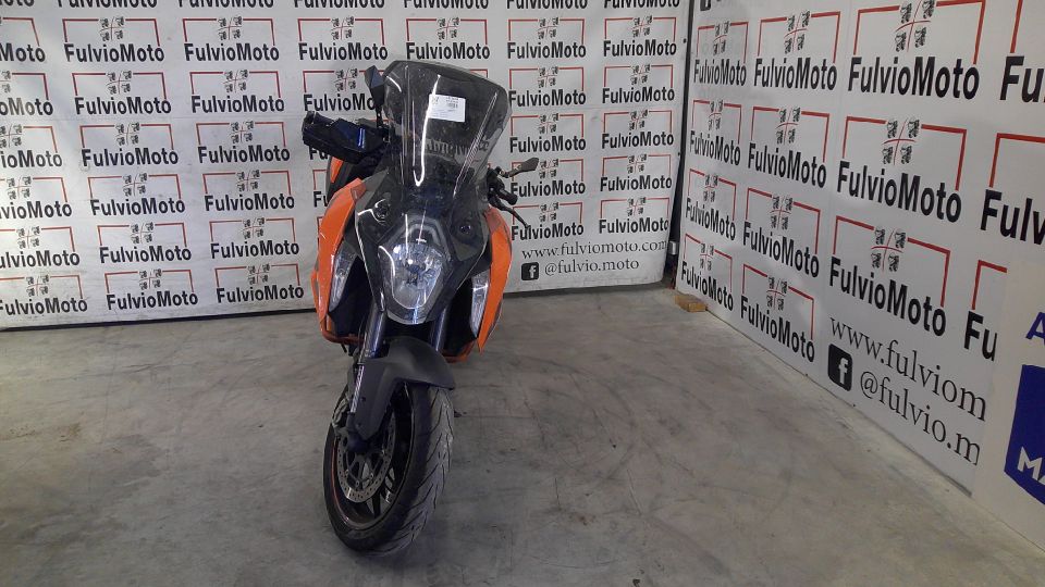 KTM 1290 SUPER DUKE GT 4