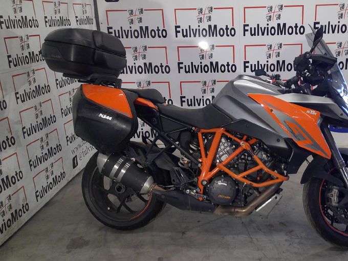 KTM 1290 SUPER DUKE GT 4