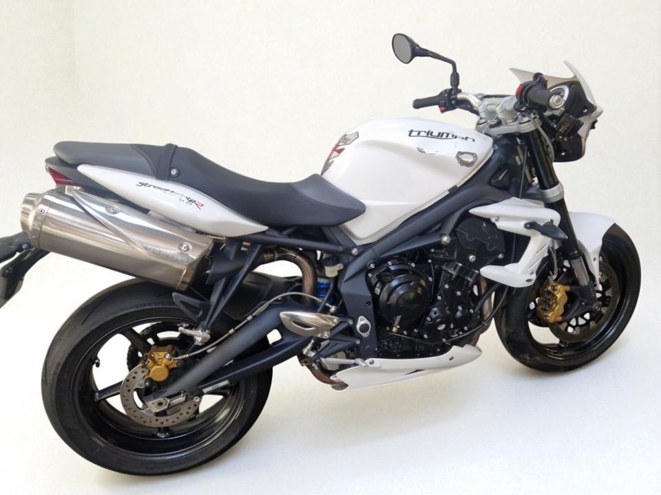 TRIUMPH STREET TRIPLE 675 4