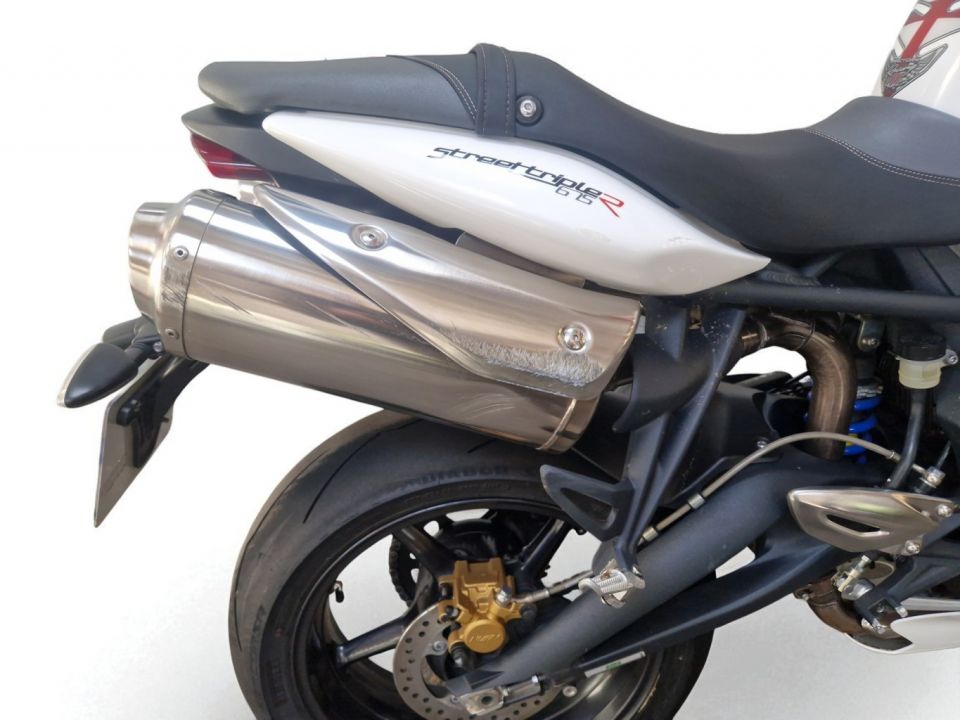 TRIUMPH STREET TRIPLE 675 4