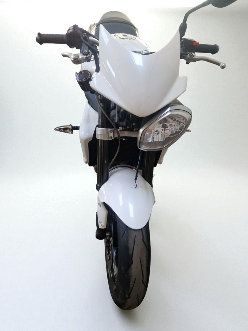 TRIUMPH STREET TRIPLE 675 4
