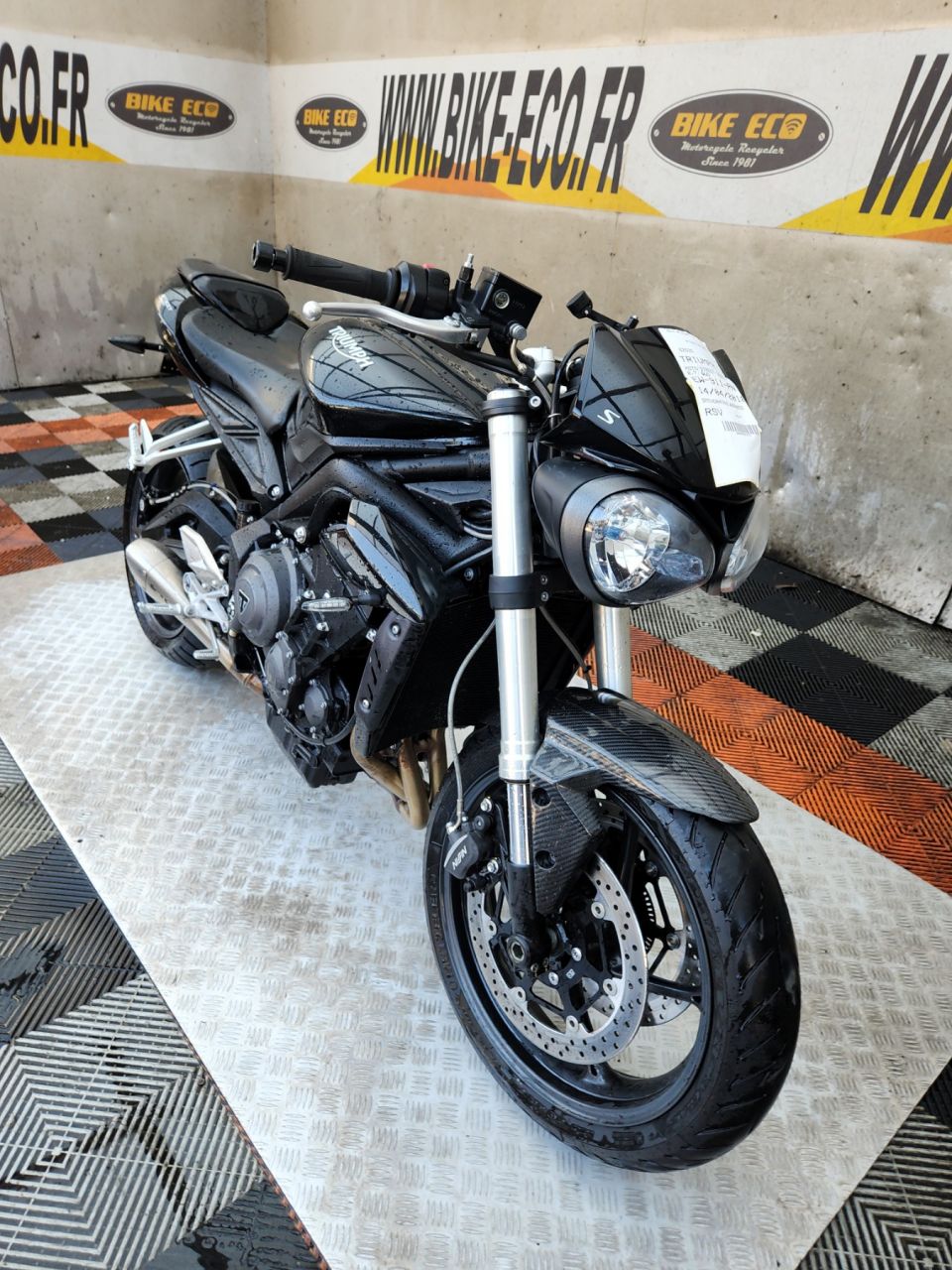TRIUMPH STREET TRIPLE 660 S A2 4