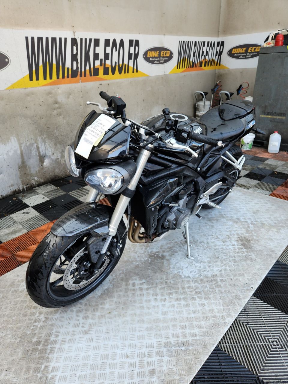 TRIUMPH STREET TRIPLE 660 S A2 4