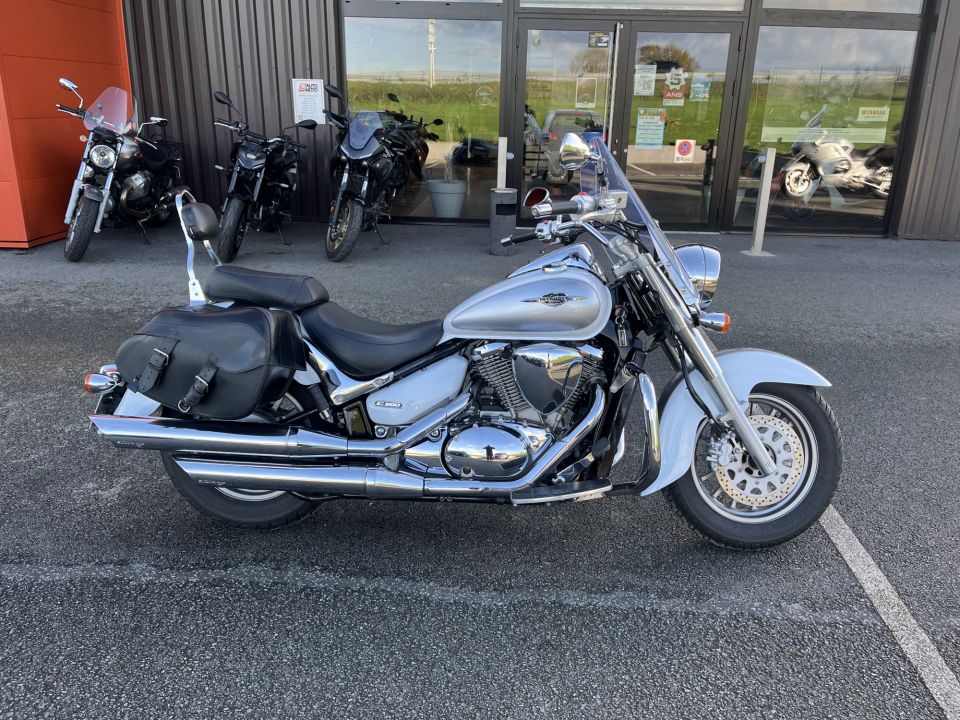 SUZUKI INTRUDER C 800  4