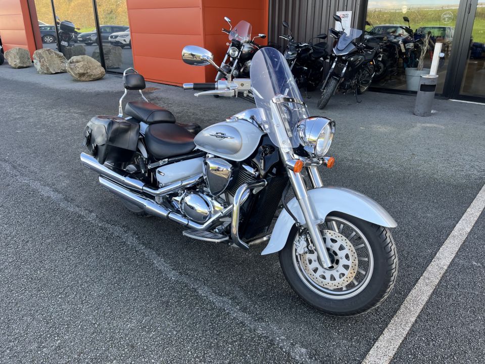 SUZUKI INTRUDER C 800  4