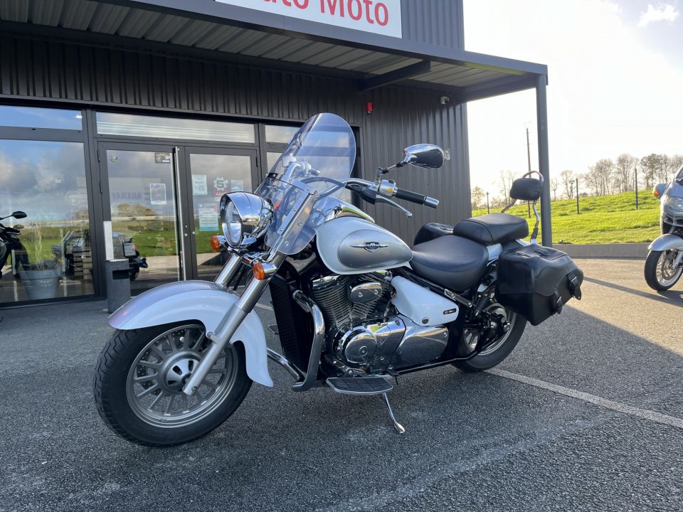 SUZUKI INTRUDER C 800  4