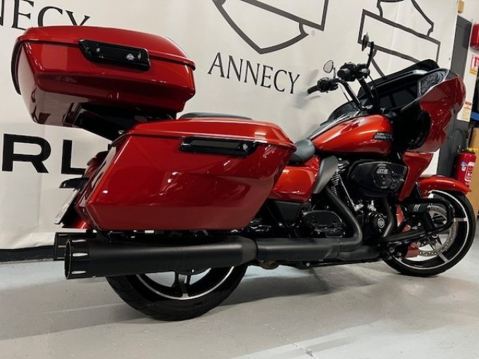 HARLEY-DAVIDSON TOURING ROAD GLIDE 1923 4