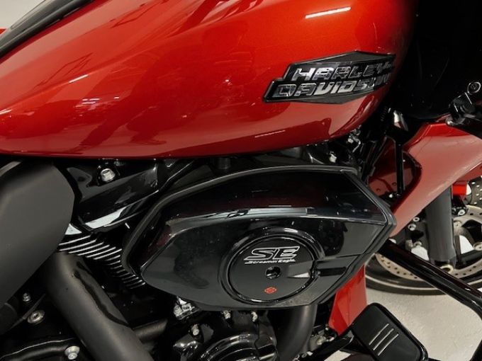 HARLEY-DAVIDSON TOURING ROAD GLIDE 1923 4