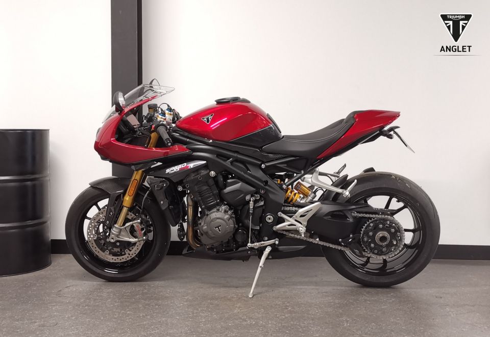 TRIUMPH SPEED TRIPLE 1200 RR 4