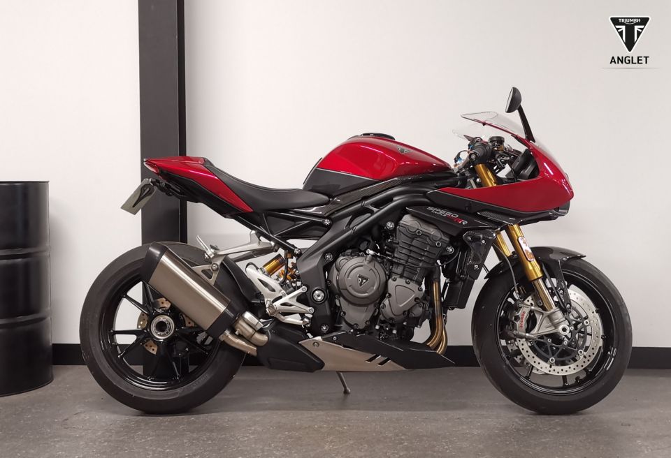 TRIUMPH SPEED TRIPLE 1200 RR 4