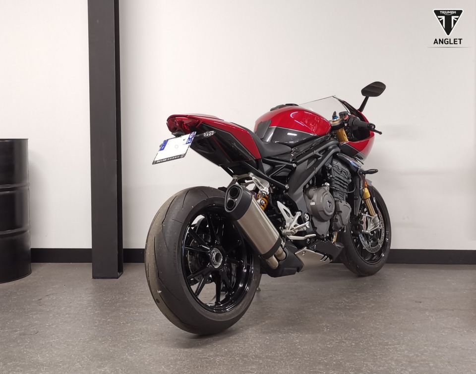 TRIUMPH SPEED TRIPLE 1200 RR 4