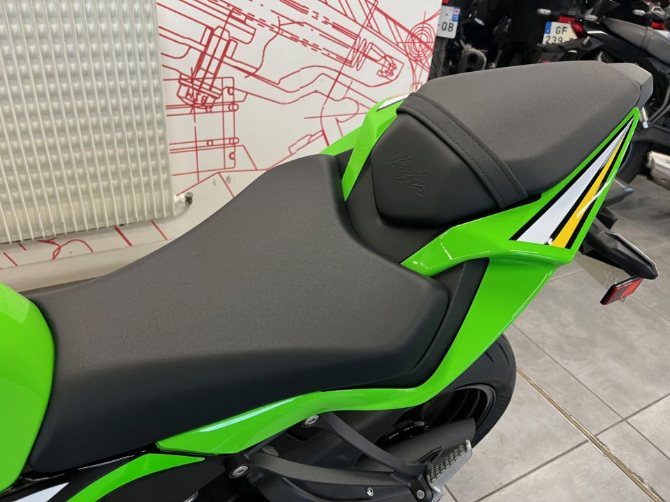 KAWASAKI ZX-6R 636 4