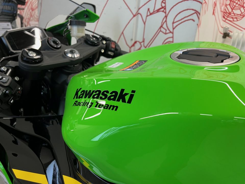 KAWASAKI ZX-6R 636 4